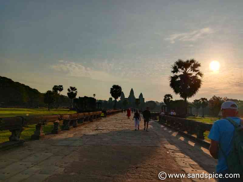 Rainbow Bridge - Entrance to Angkor Wat (7:30 am)