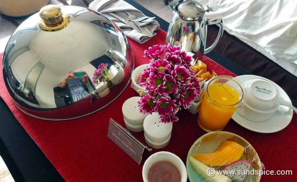 Kuala Lumpur Airport Layover 🛬🛣🛫 The Sama-Sama Hotel